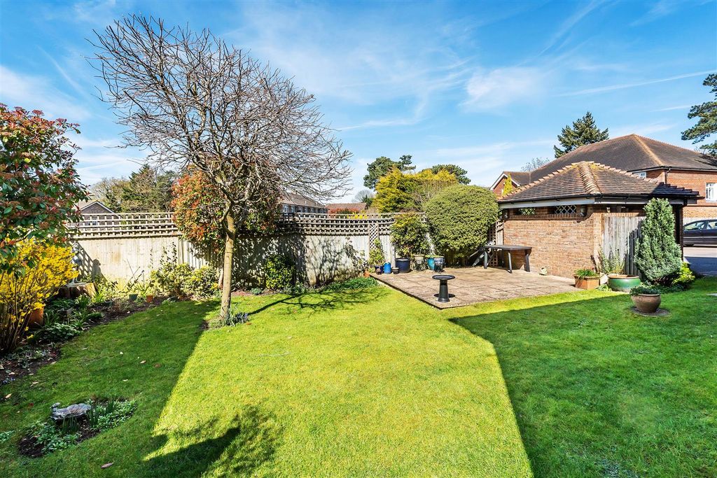 Property photo 2 of 14 5-Marlborough-Court-22.Jpg