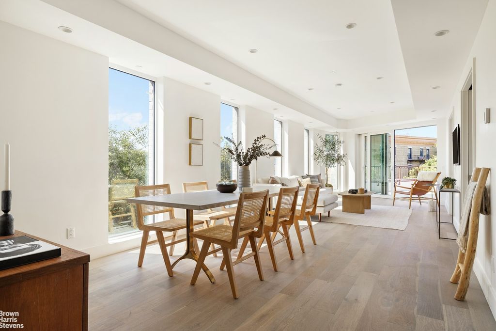 Property photo 1 of 2
