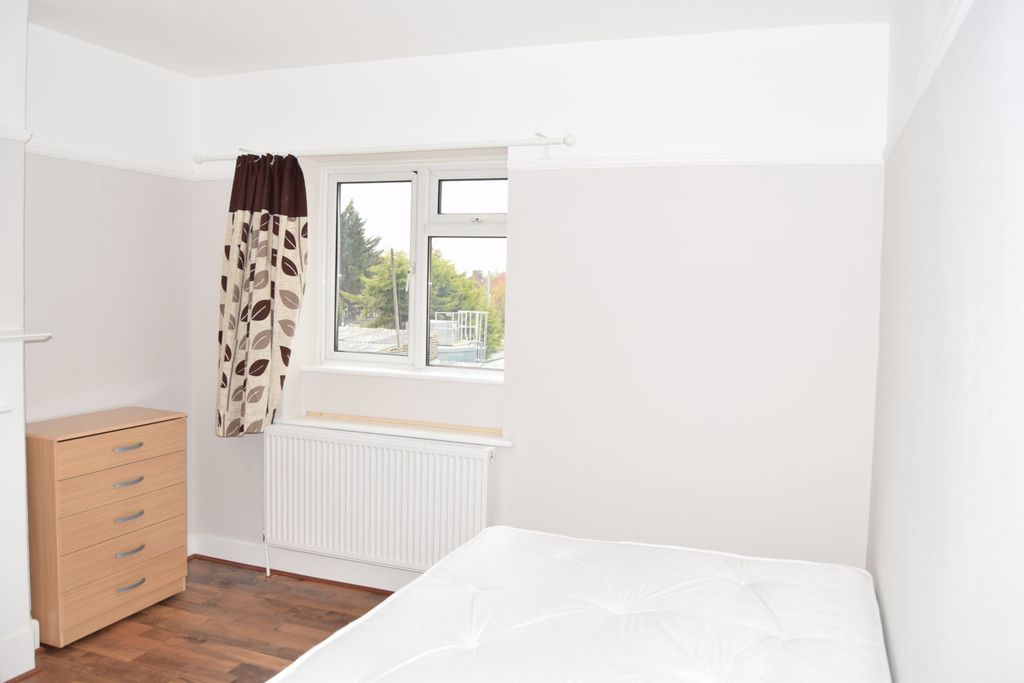 Property photo 1 of 10 Bedroom