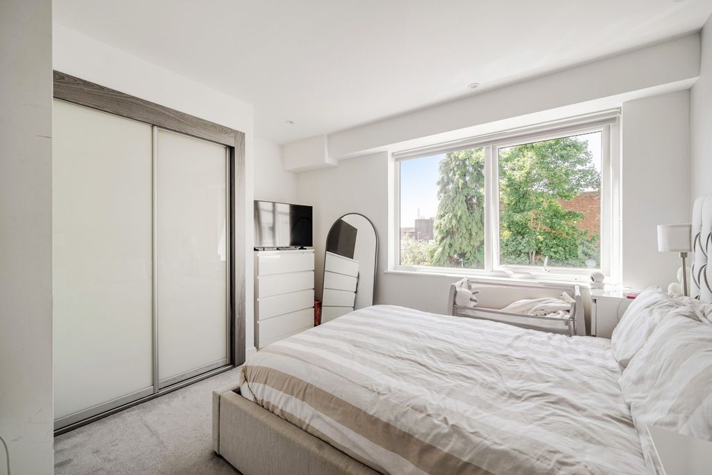 Property photo 3 of 13 1454167-4-6A105F0...