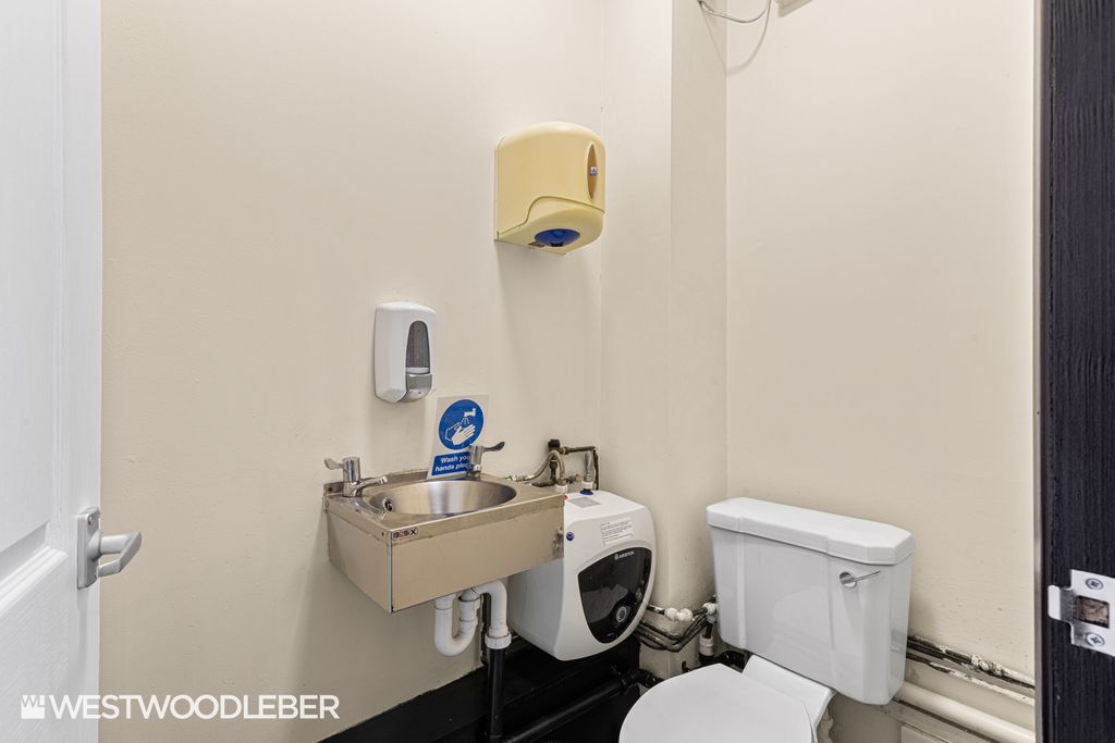 Property photo 3 of 5 Librarycourt_3