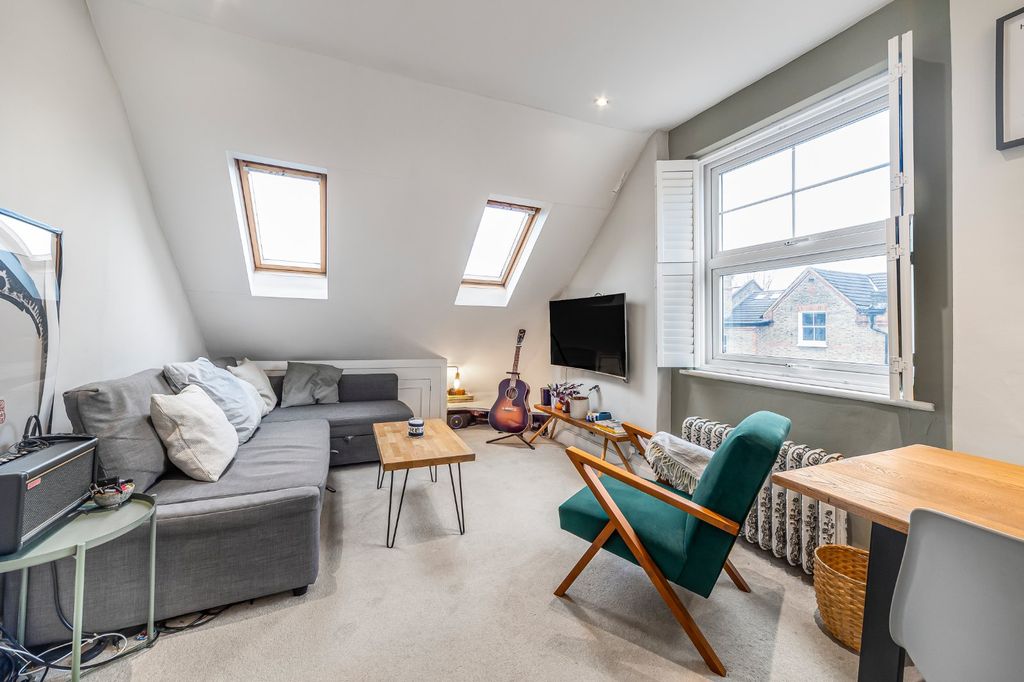 Property photo 2 of 12 Picture No. 11