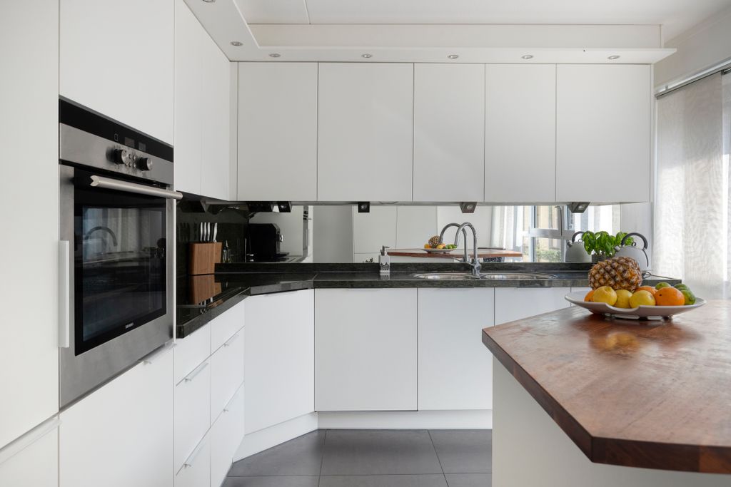 Property photo 2 of 51