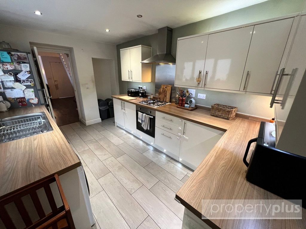 Property photo 2 of 14 Picture No. 10