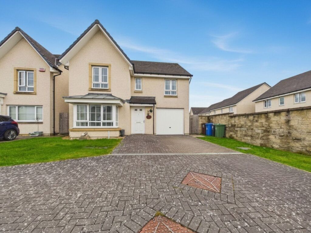 Property photo 1 of 25