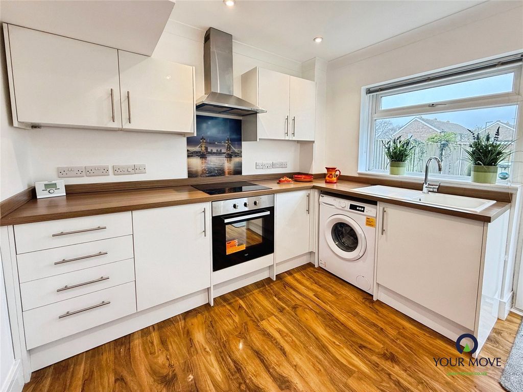 Property photo 2 of 17 Picture No. 16