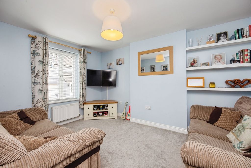 Property photo 3 of 20 Pbox-Img.Jpg
