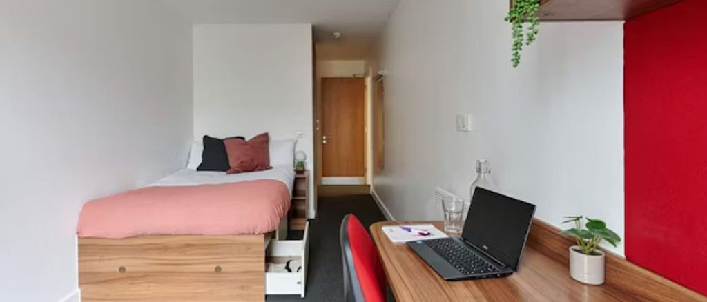 Property photo 1 of 3