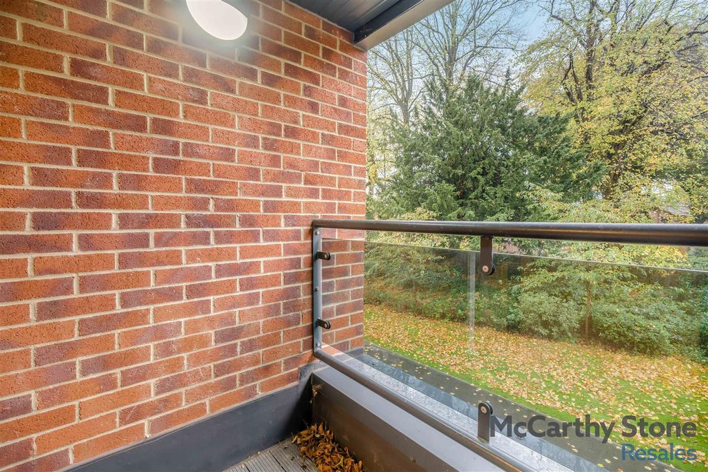 Additional image 5 of 2 bed flat for saleBurlington Gardens, Leyland PR25