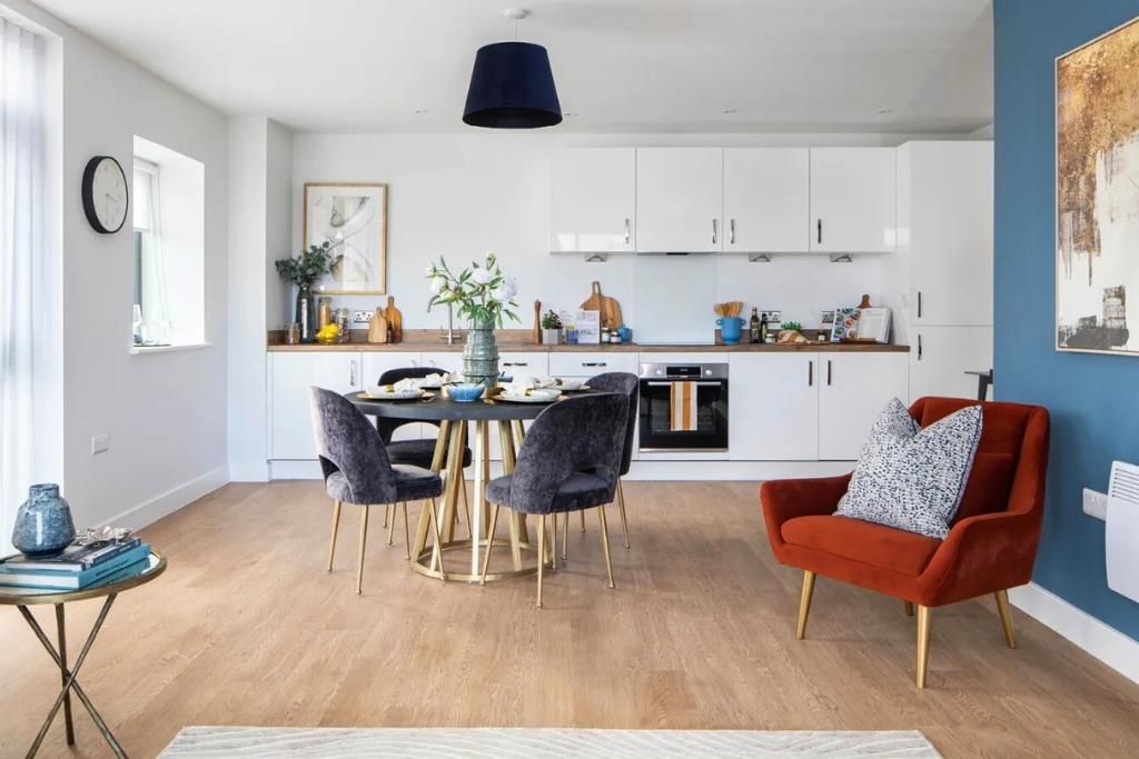 Property photo 2 of 9 Salford Quays - 1.Jpg