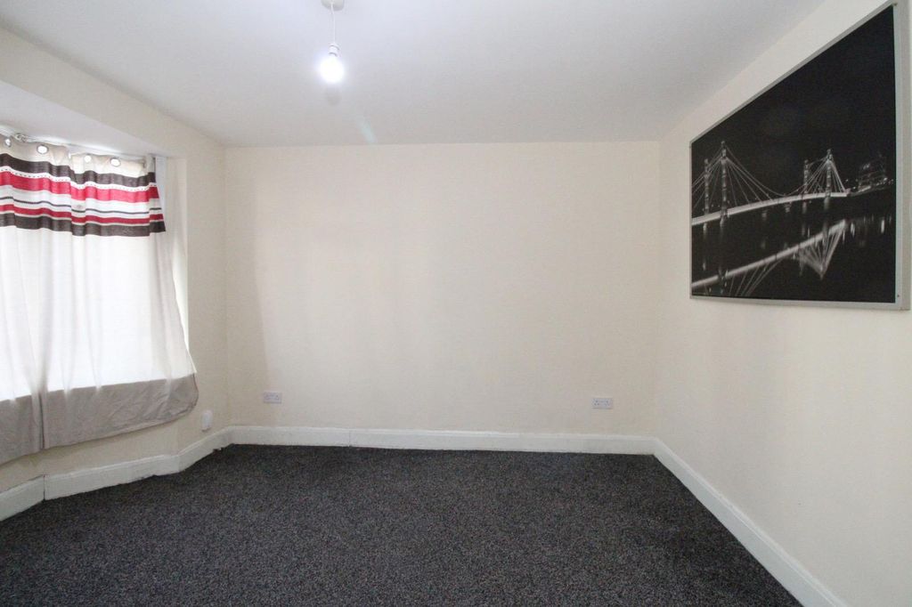 Property photo 2 of 8 Whatsapp Image 2026-02-27 At 11.38.59 (1)