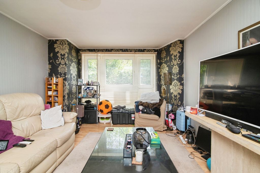 Property photo 2 of 11 Photo