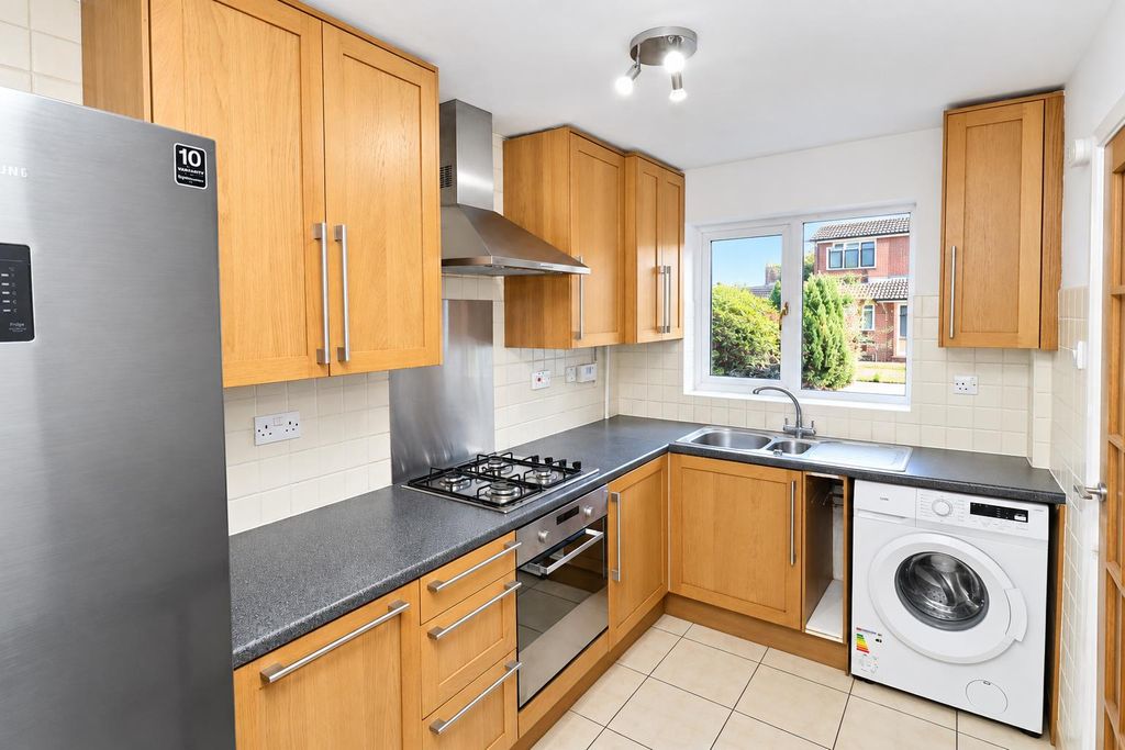 Property photo 3 of 14 Kitchen
