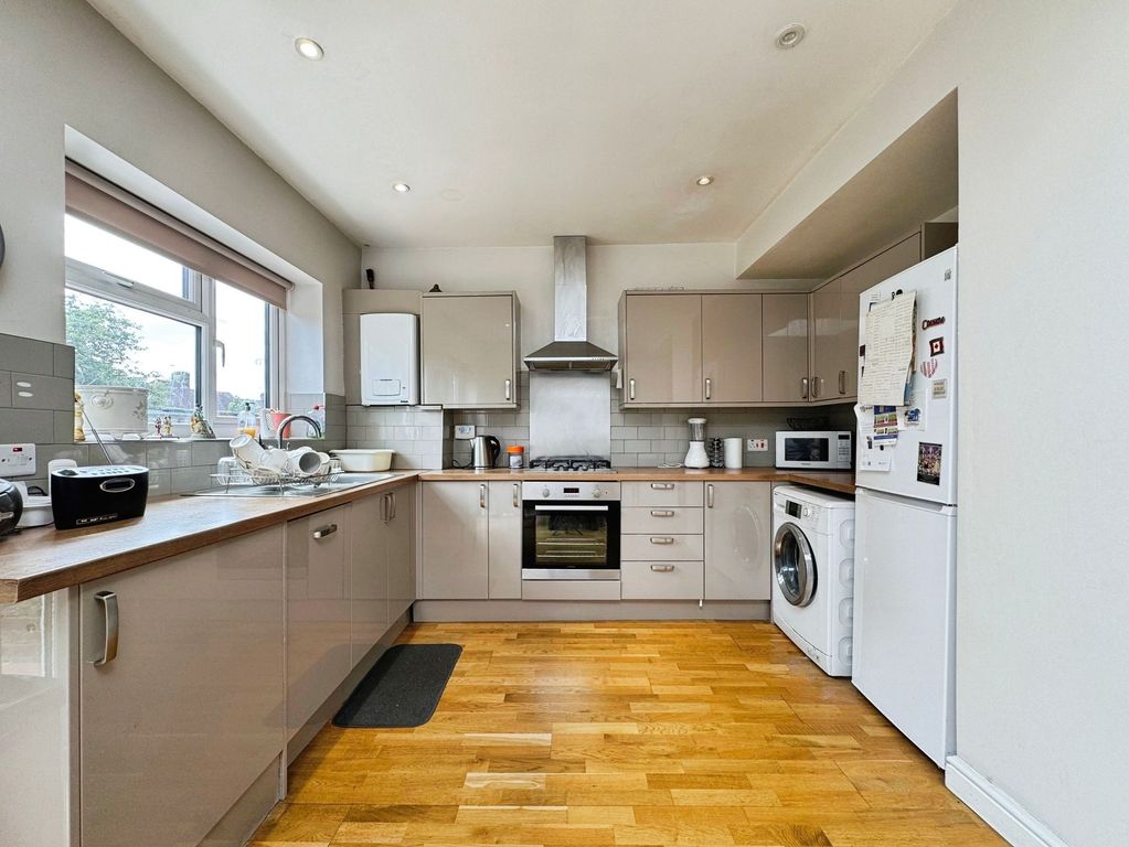 Property photo 3 of 15 Kitchen