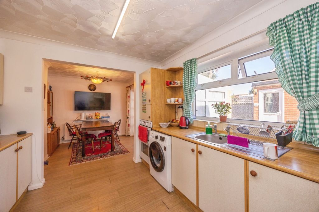 Property photo 3 of 27