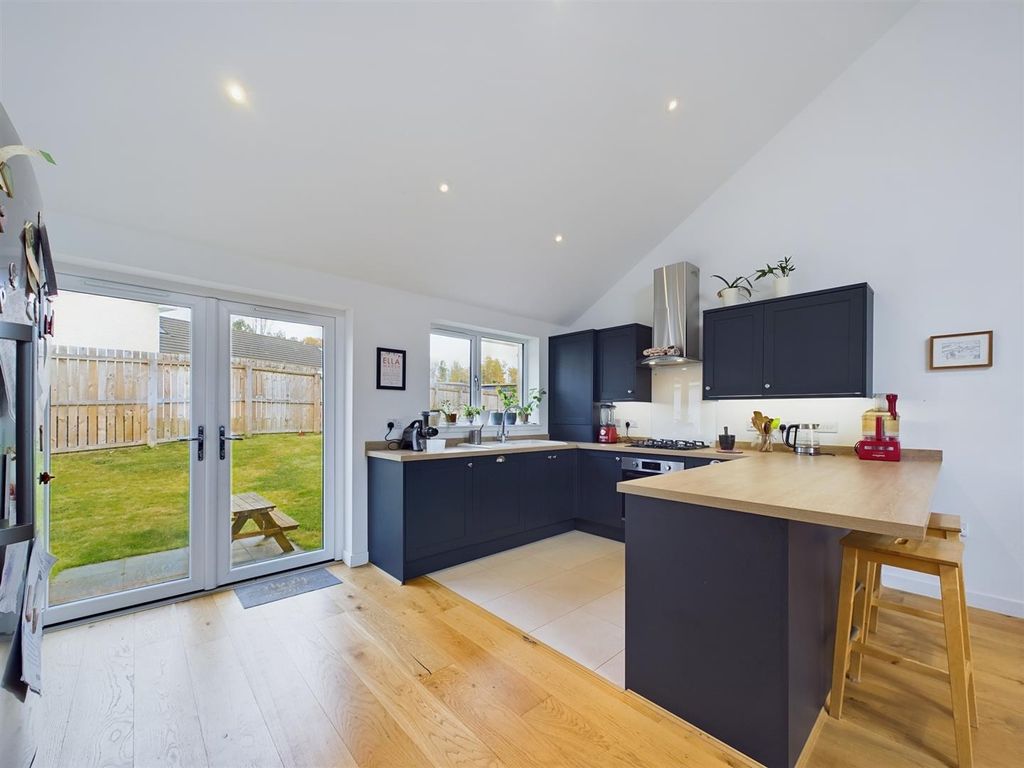 Property photo 3 of 16 Cam01486G0-Pr0545-Still005.Jpg