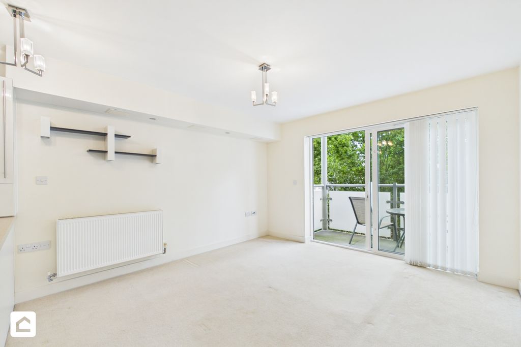 Property photo 2 of 17 Cam04257G0-Pr0207-Still001