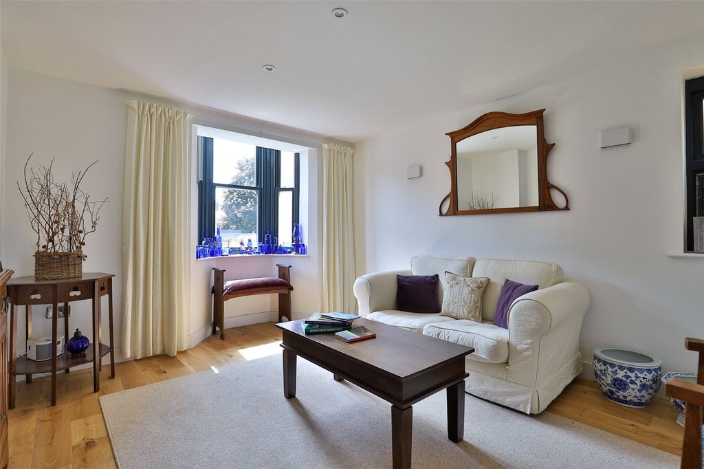 Property photo 3 of 20 Picture No. 02