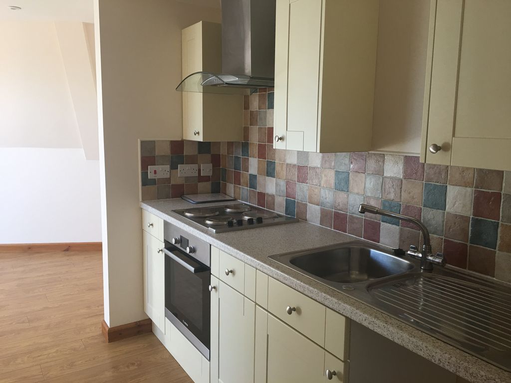 Property photo 2 of 7 Kitchen