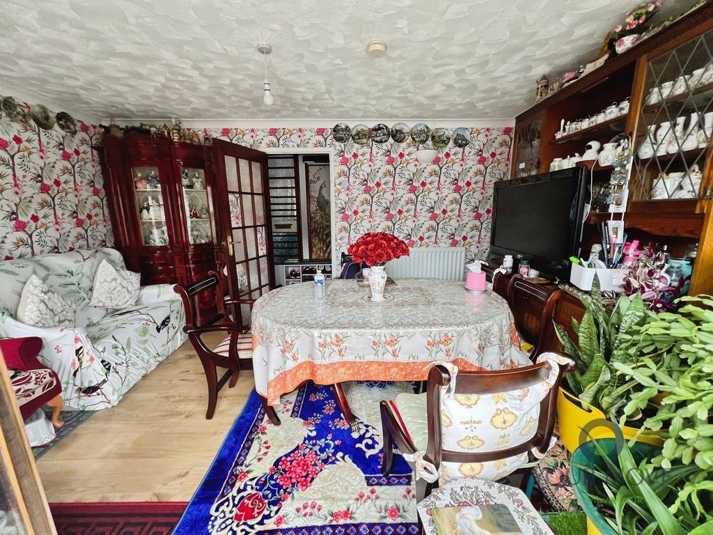 Property photo 2 of 10 Pbox-Img.Jpg