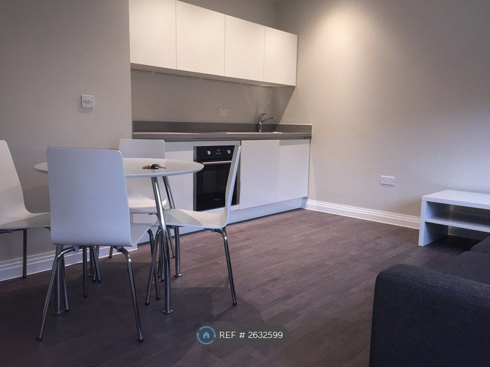 Property photo 1 of 3 Kitchen, Lounge