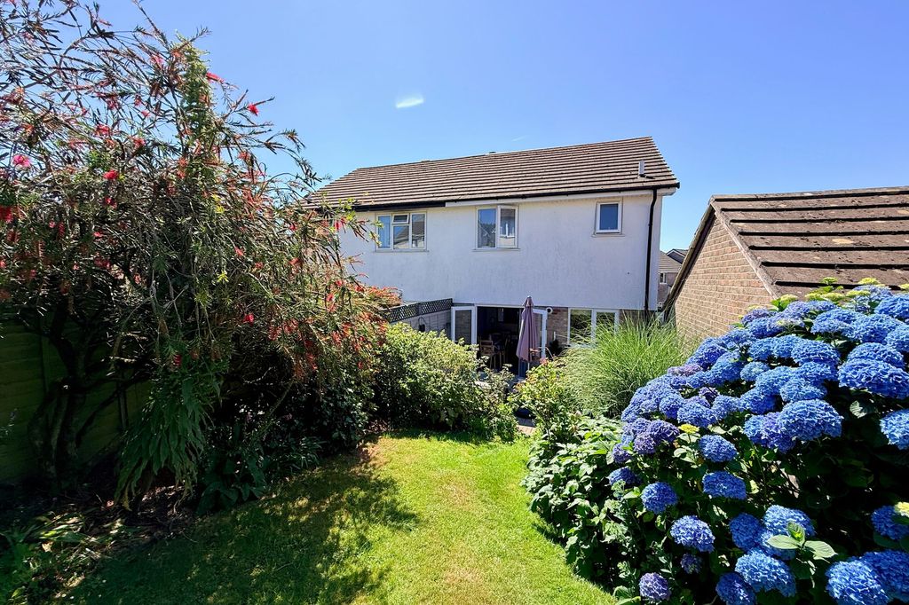 Property photo 2 of 16