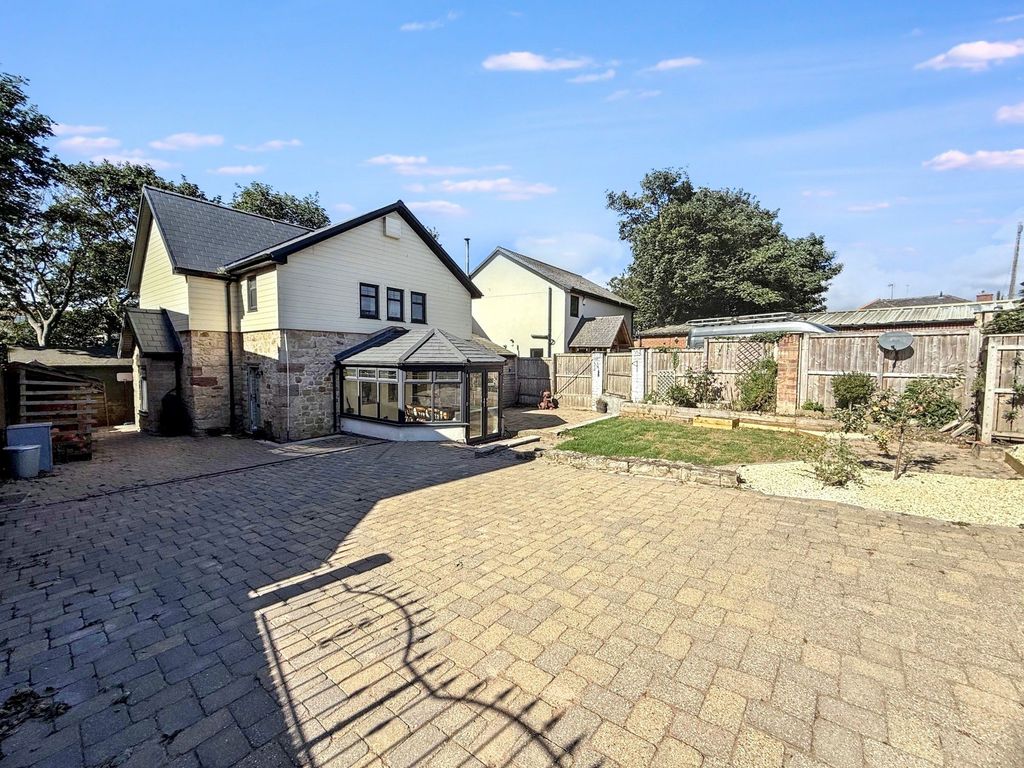 Property photo 1 of 37