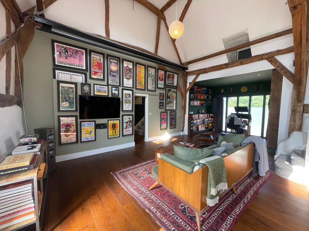 Property photo 3 of 22 1Ae4B
