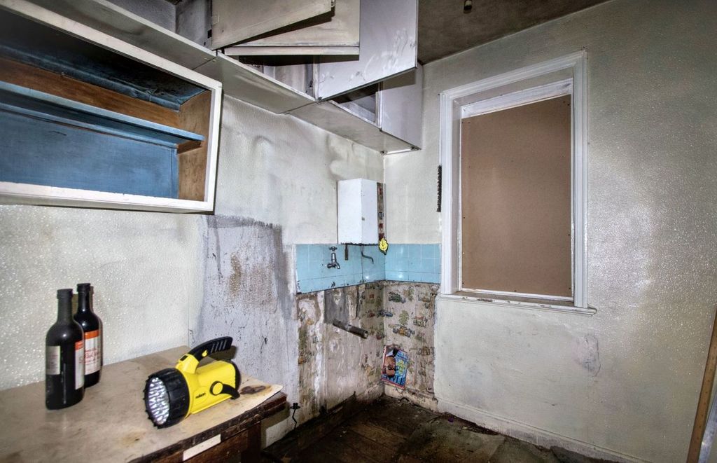 Property photo 3 of 12