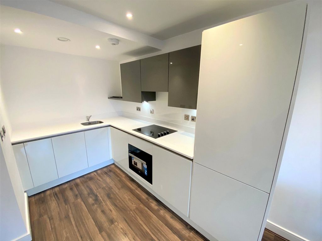 Property photo 2 of 11 Kitchen