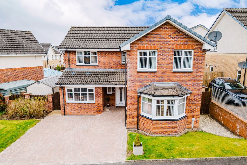 Property photo 2 of 62