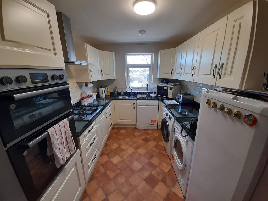 Property photo 3 of 10 Photo 2