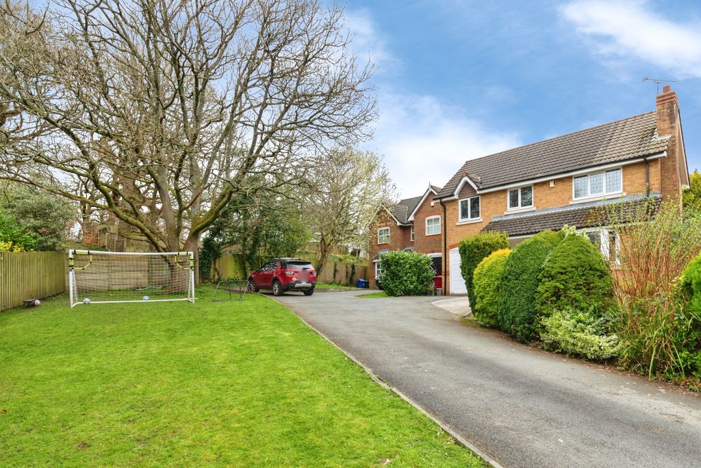 Property photo 3 of 18