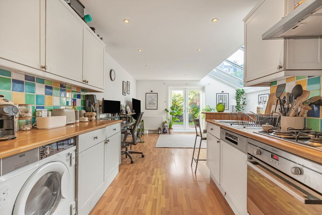 Property photo 2 of 11