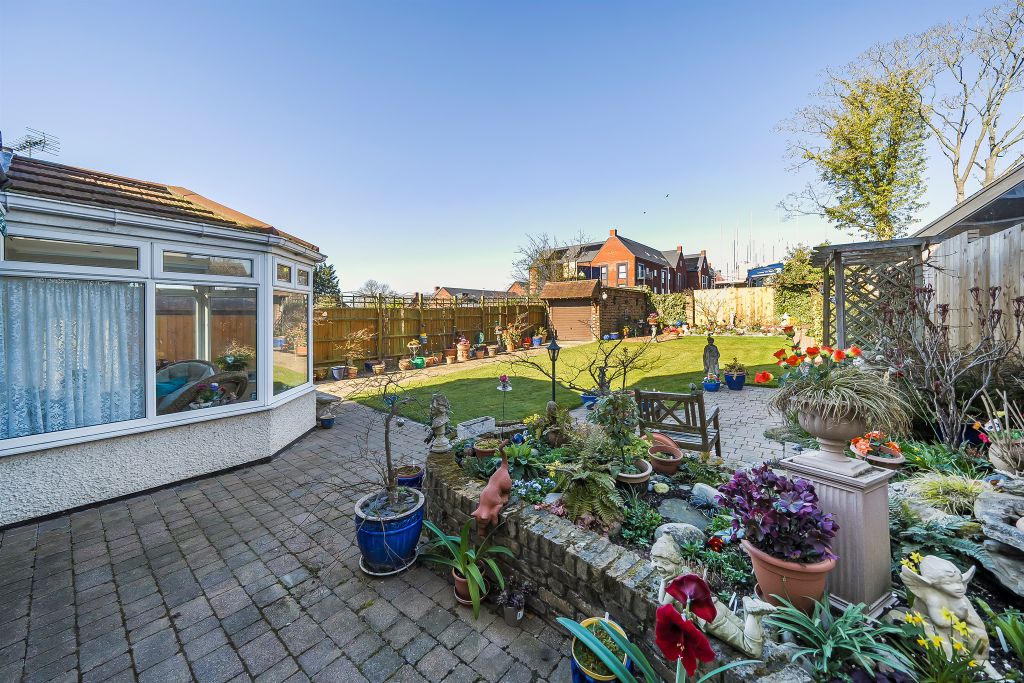 Property photo 2 of 14