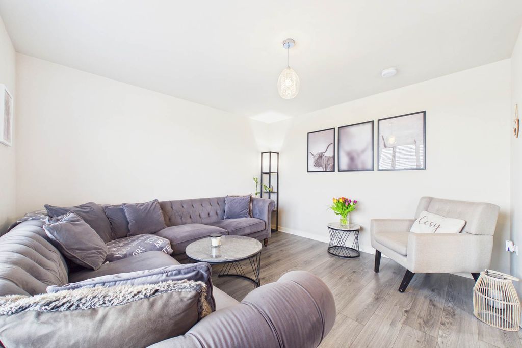 Property photo 1 of 30