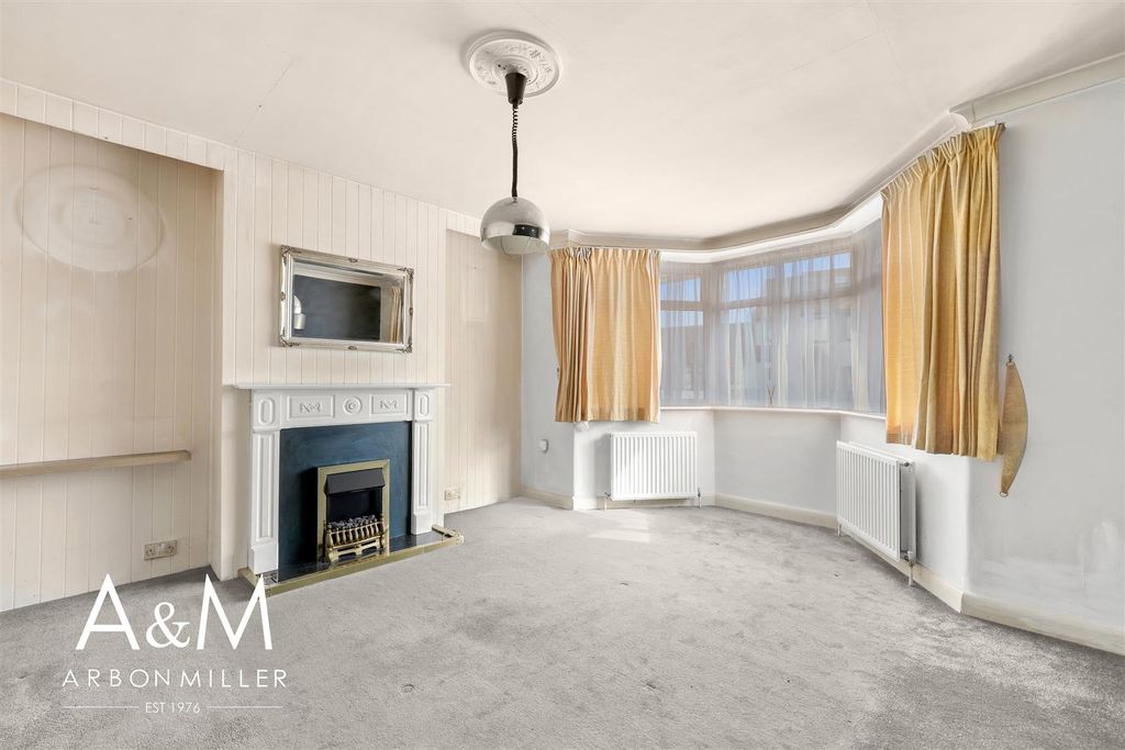 Property photo 3 of 18 4D4A1732.Jpg