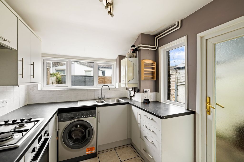 Property photo 2 of 11