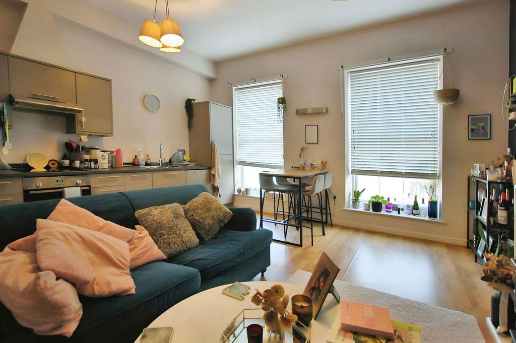 Property photo 3 of 9