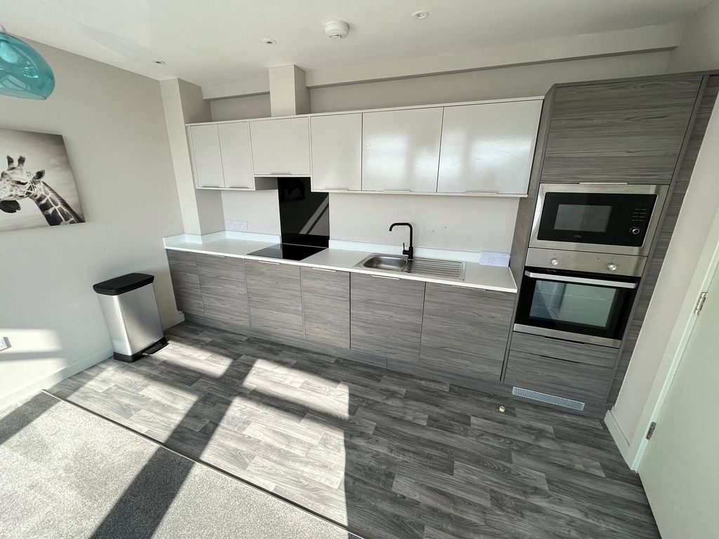 Property photo 2 of 5 Kitchen