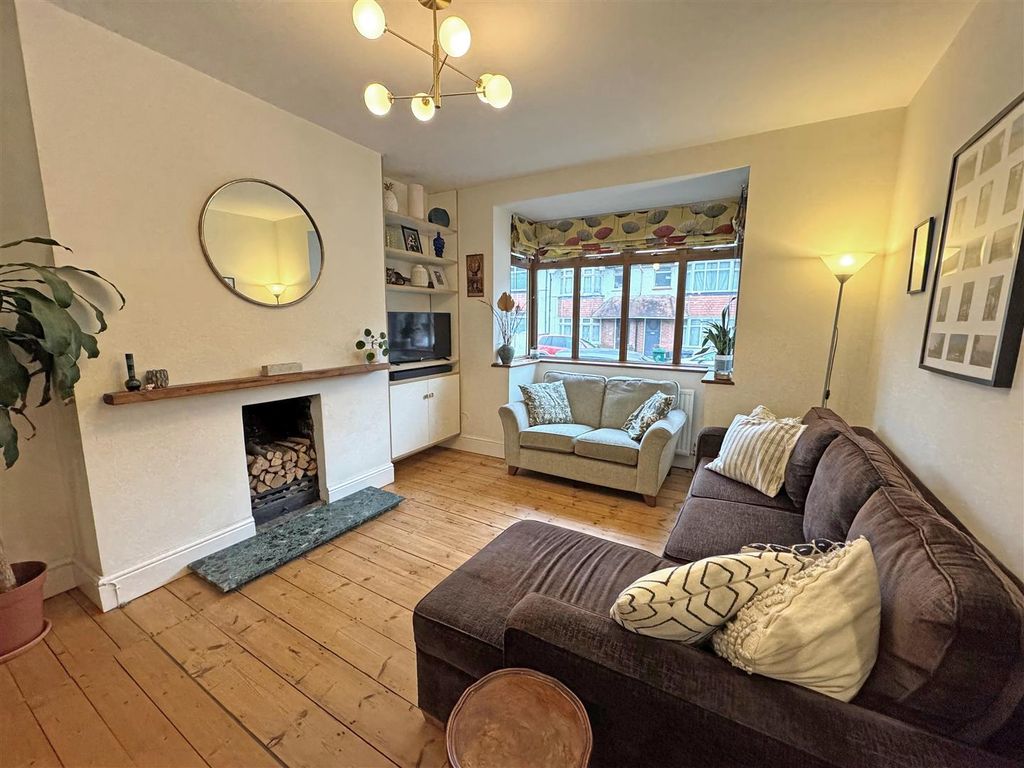 Property photo 3 of 23 E24.Jpg