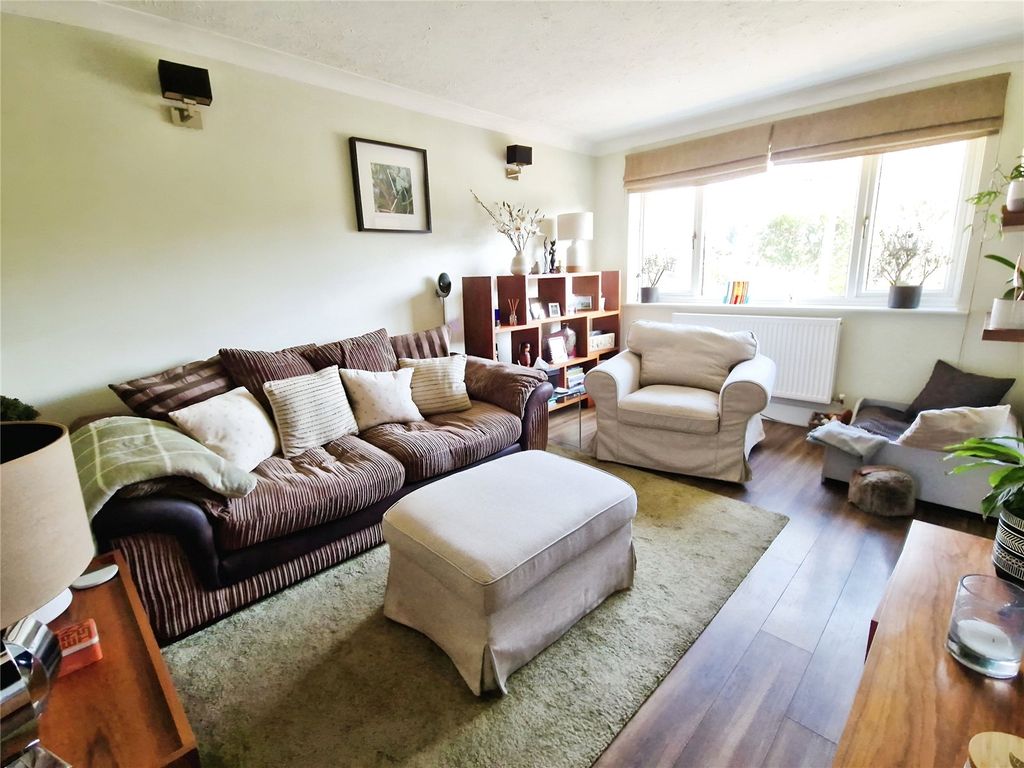Property photo 2 of 32 Picture No. 01