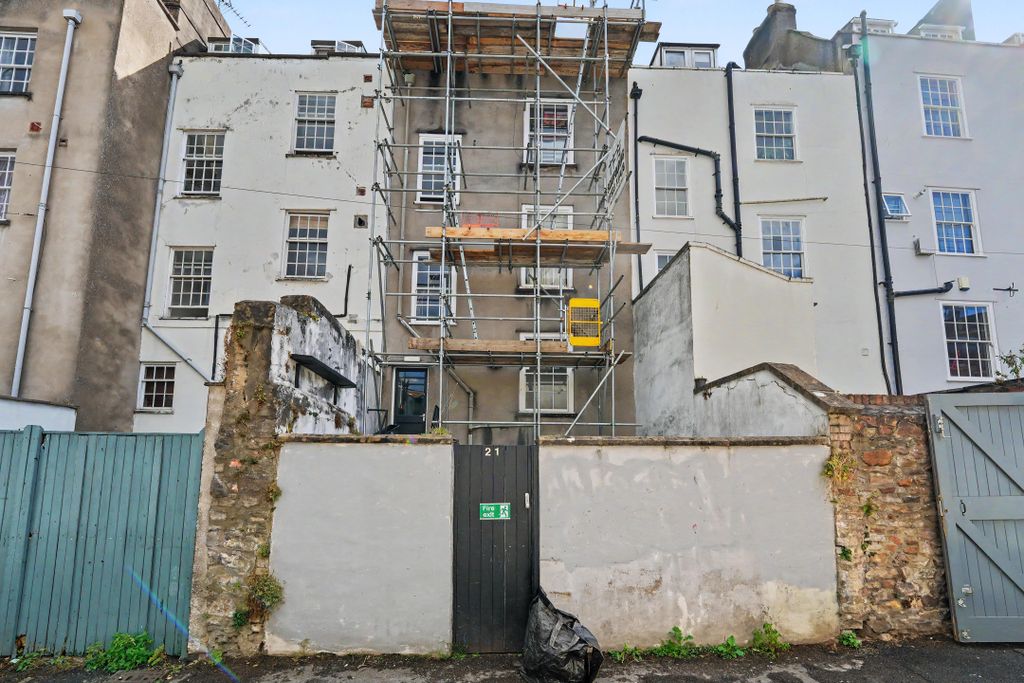 Property photo 1 of 1 Flat 2, 21 Ashley Road, Montpelier, Bristol, Bs6 5Nh