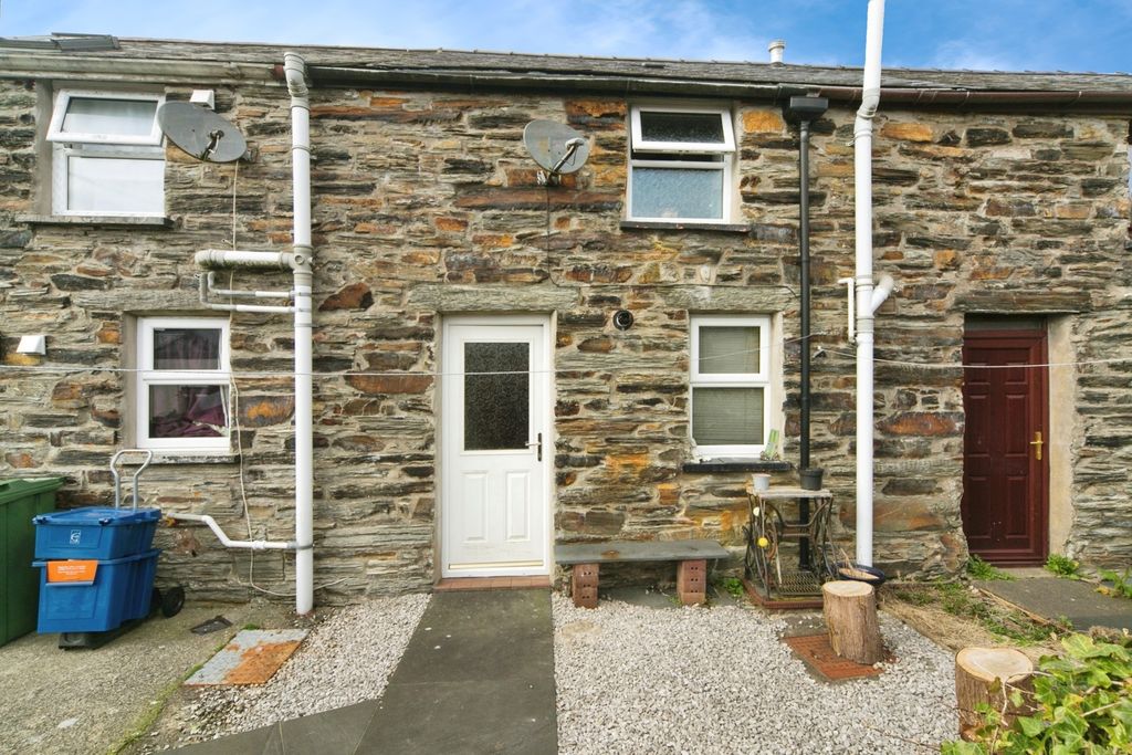 Property photo 1 of 10 Photo