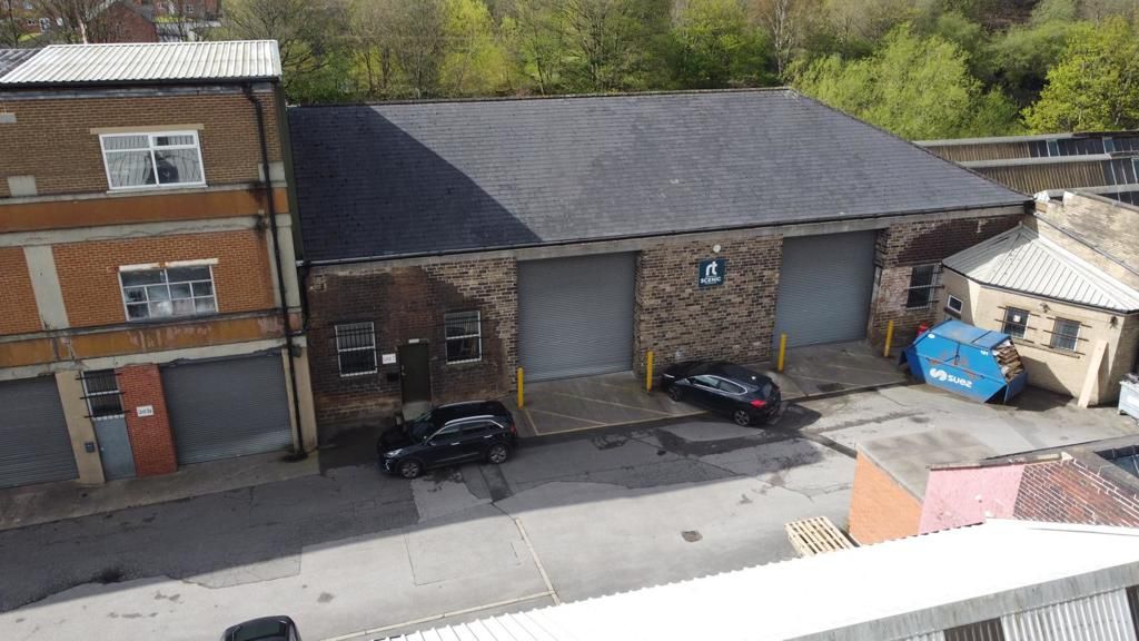 Property photo 1 of 8 Photo 4