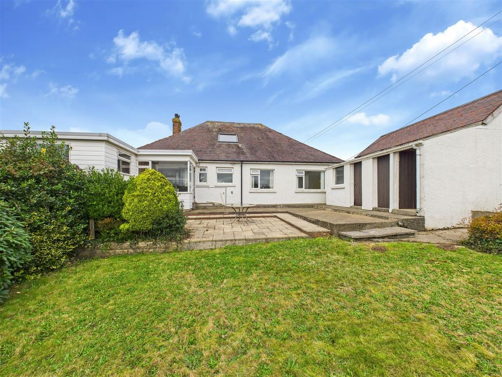 Property photo 2 of 27 Back Garden