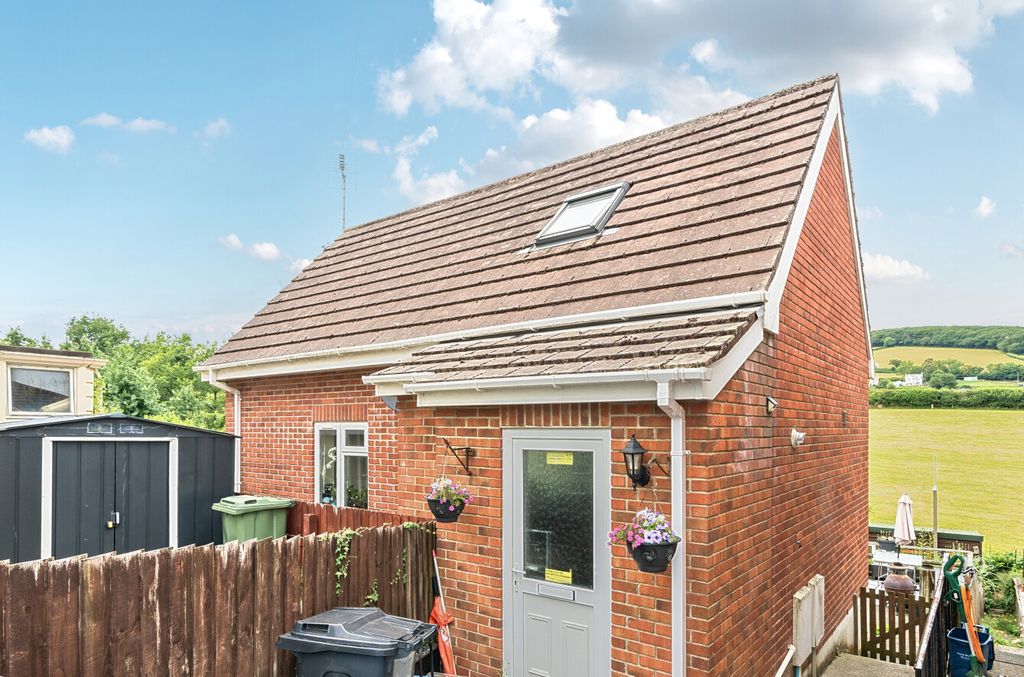 Property photo 1 of 13 1317643-5-685c1d5...