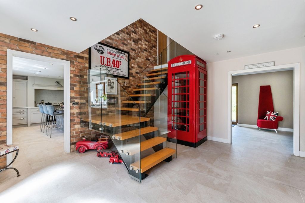 Property photo 3 of 43 Pbox-Img.Jpg