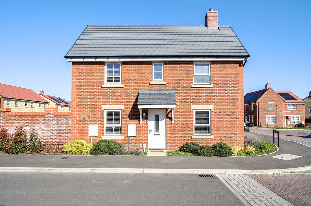 Property photo 1 of 16 Front