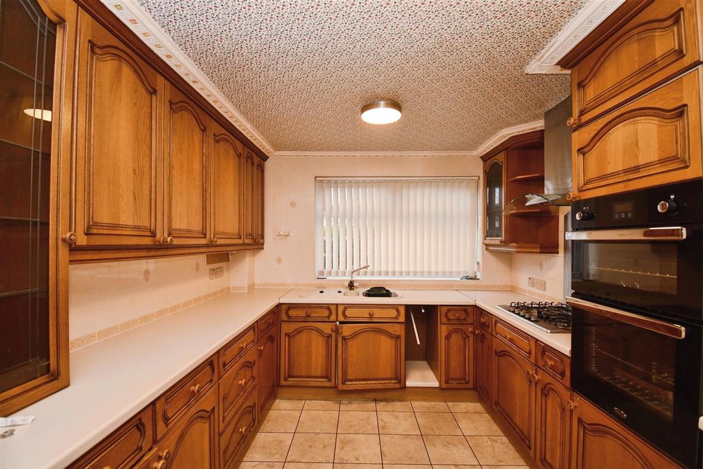 Property photo 3 of 16 9c7B5170-U 20 20 283 29.Jpg